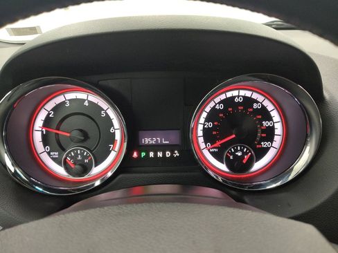 Used 2016 Dodge Grand Caravan SXT FWD image 23