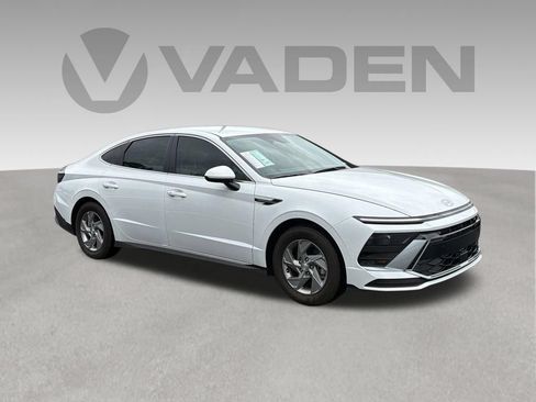 New 2025 Hyundai Sonata SE FWD image 1