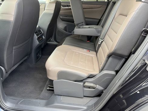 Used 2025 Volkswagen Atlas SEL AWD/4WD image 20