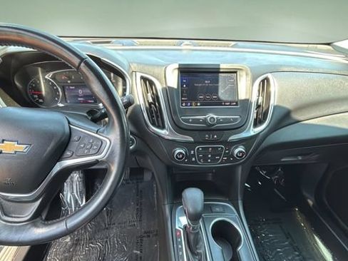 Used 2022 Chevrolet Equinox LT FWD image 11