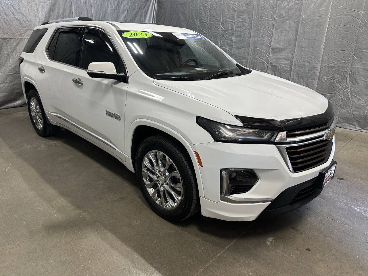Used 2023 Chevrolet Traverse High Country w/ LPO, Cargo Package AWD/4WD image 1