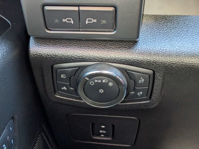 Used 2016 Ford F150 Lariat w/ Equipment Group 502A Luxury RWD image 25