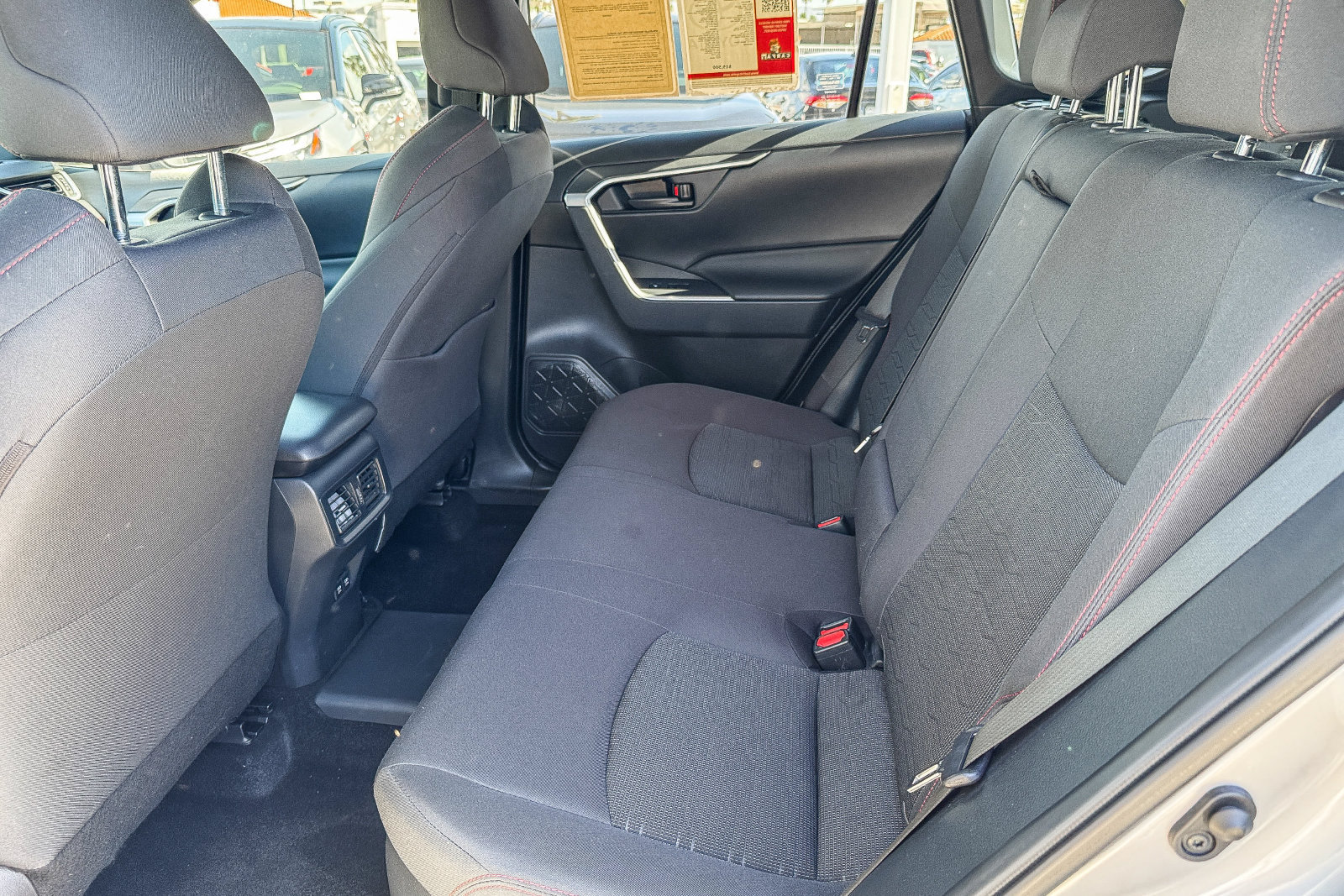 Used 2021 Toyota RAV4 SE w/ Weather & Moonroof Package AWD/4WD image 18