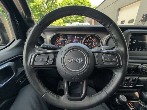Used 2022 Jeep Wrangler Sport AWD/4WD image 17