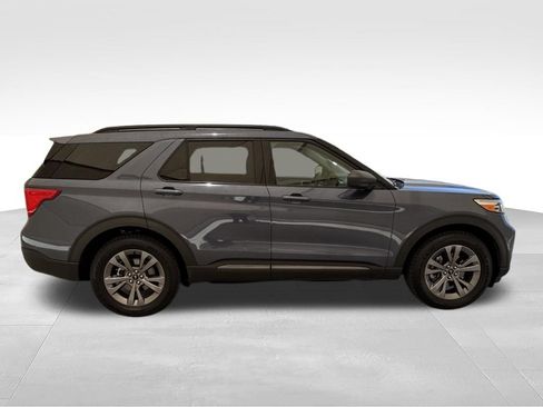 Used 2021 Ford Explorer XLT w/ Equipment Group 202A AWD/4WD image 7