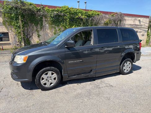 Used 2012 Dodge Grand Caravan SE FWD image 4