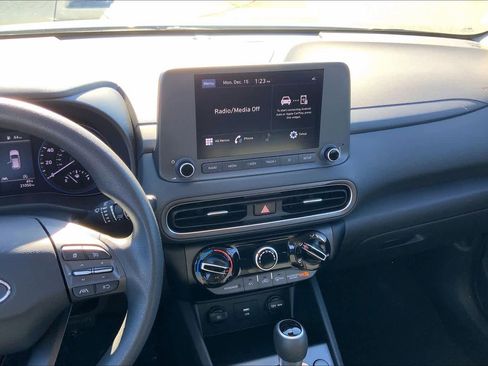 Used 2023 Hyundai Kona SEL image 14