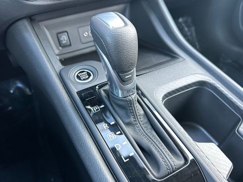 Used 2025 Nissan Sentra S image 17