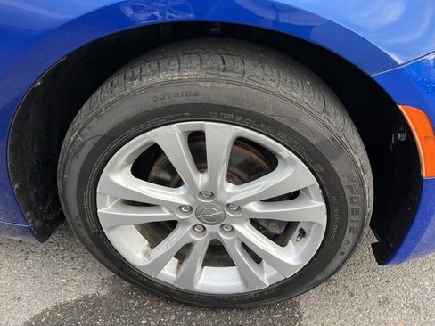 Used 2015 Chrysler 200 Limited image 22