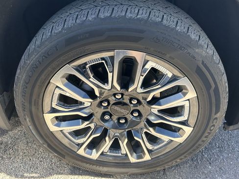 Used 2023 GMC Sierra 1500 Denali Ultimate AWD/4WD image 8