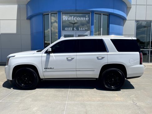 Used 2017 GMC Yukon Denali AWD/4WD image 1