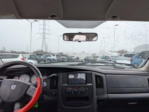 Used 2004 Dodge Ram 1500 Truck ST image 12