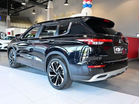 Used 2024 Mitsubishi Outlander SE Black Edition AWD/4WD image 7