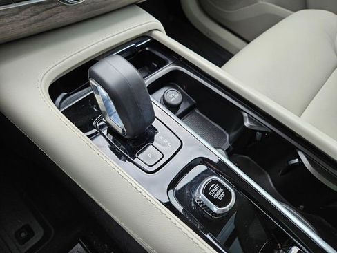 Certified 2024 Volvo XC90 T8 Plus w/ Protection Package AWD/4WD image 31