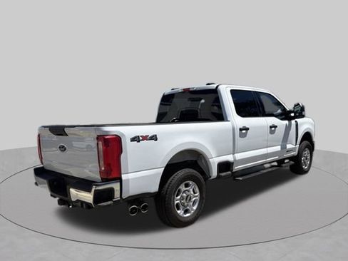 Used 2026 Ford F250 XLT AWD/4WD image 3