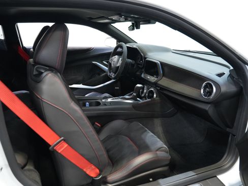 Used 2017 Chevrolet Camaro ZL1 RWD image 31