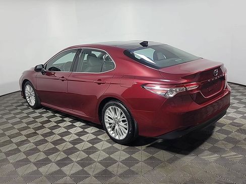 Used 2019 Toyota Camry XLE w/ Navigation Package image 8