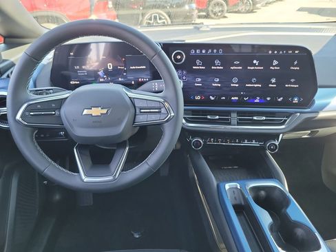 New 2026 Chevrolet Equinox EV LT image 4