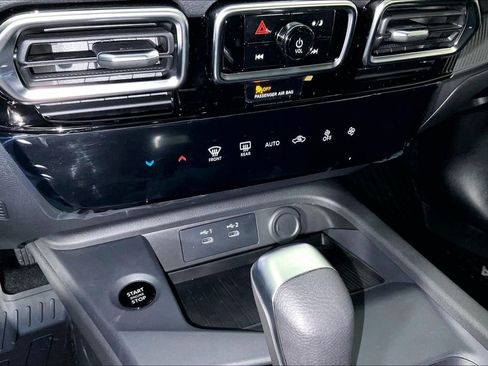 New 2026 Nissan Sentra SV w/ Floor Mat Package FWD image 32