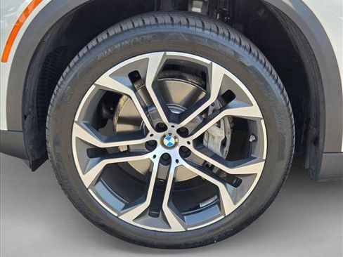 Certified 2025 BMW X5 sDrive40i w/ Premium Package RWD image 22