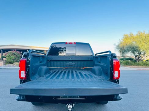 Used 2017 Chevrolet Silverado 1500 LTZ Z71 w/ LTZ Plus Package AWD/4WD image 5