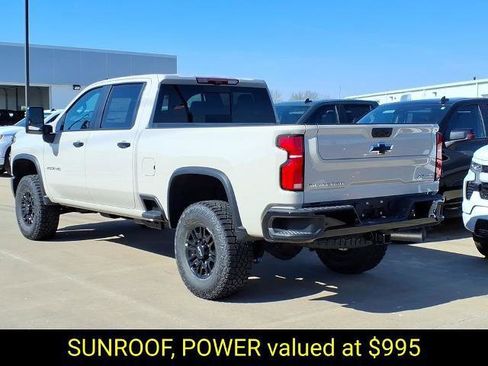 New 2026 Chevrolet Silverado 2500 ZR2 AWD/4WD image 4