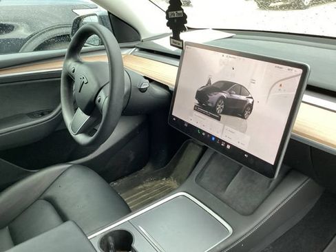 Used 2023 Tesla Model Y Long Range AWD/4WD image 19