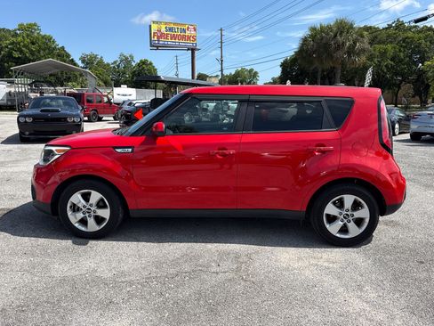 Used 2019 Kia Soul FWD image 2