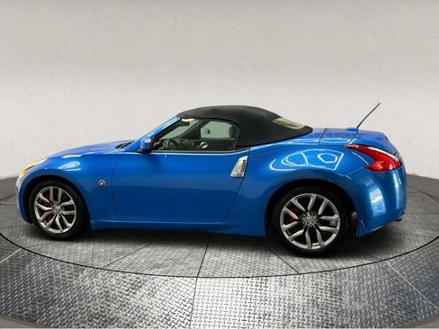 Used 2011 Nissan 370Z Base image 4