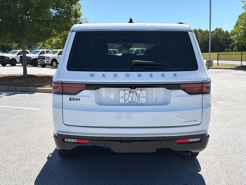 Used 2024 Jeep Wagoneer Series II w/ Flexible Seating Group RWD image 6