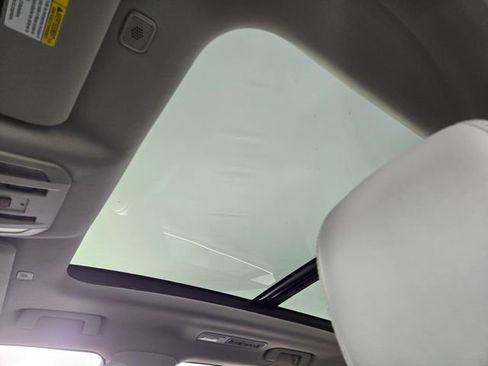 Used 2024 Toyota Highlander Platinum image 21