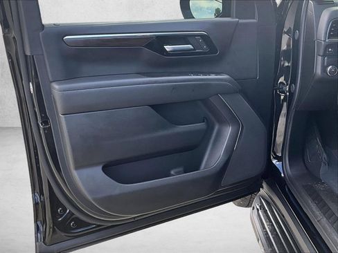 Used 2026 Chevrolet Suburban LS image 17