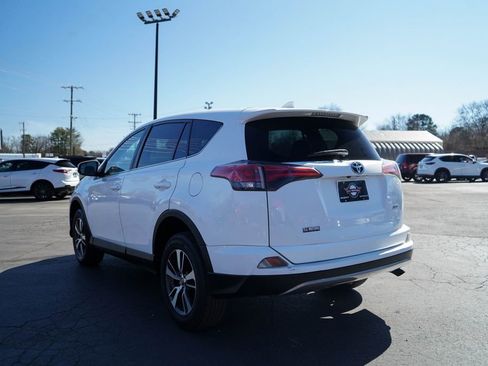 Used 2018 Toyota RAV4 XLE image 3