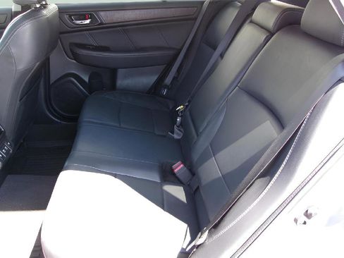 Used 2019 Subaru Outback 2.5i Limited w/ Popular Package #2 image 10