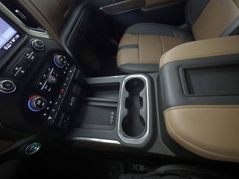 Used 2022 Chevrolet Silverado 3500 High Country w/ LPO, Hitch Package image 28