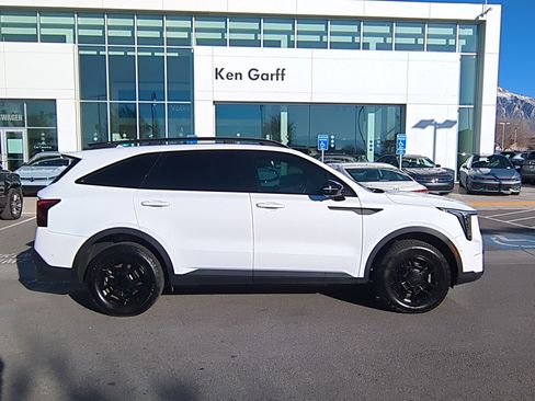 Used 2025 Kia Sorento SX Prestige w/ Olive Brown Leather Package image 2