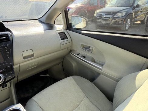 Used 2013 Toyota Prius V Two image 18