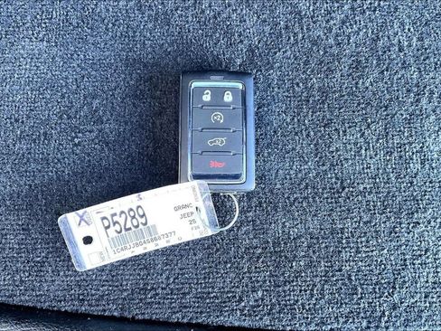 Used 2025 Jeep Grand Cherokee L Limited RWD image 11