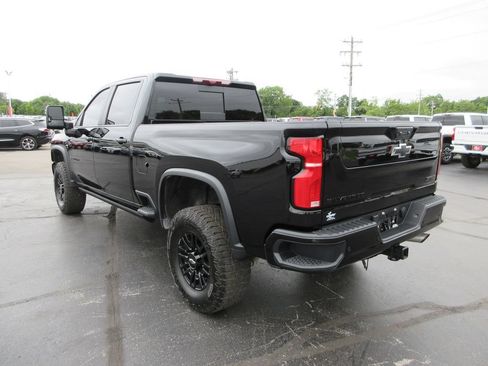 Certified 2026 Chevrolet Silverado 2500 ZR2 w/ LPO, Dark Essentials Package AWD/4WD image 9