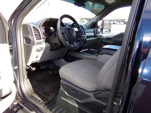 Used 2021 Ford F250 XLT w/ XLT Premium Package AWD/4WD image 34