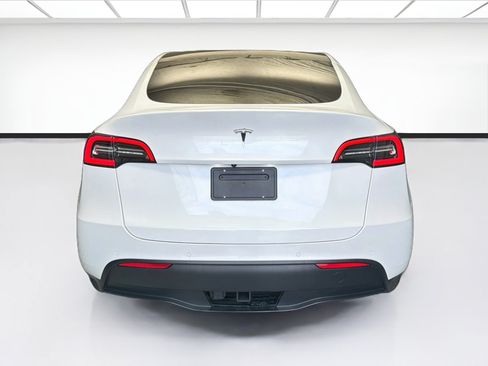 Used 2021 Tesla Model Y Long Range AWD/4WD image 5
