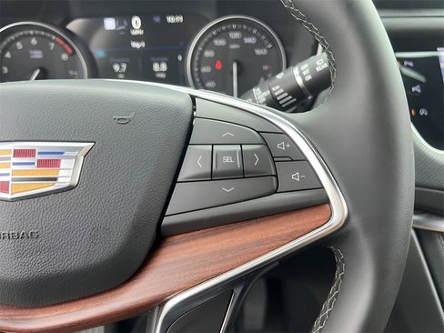 Certified 2025 Cadillac XT5 Premium Luxury w/ Technology Package image 18