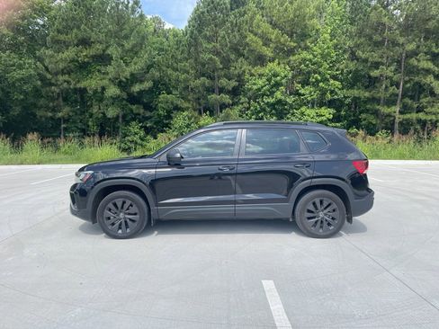 Used 2023 Volkswagen Taos S FWD image 2