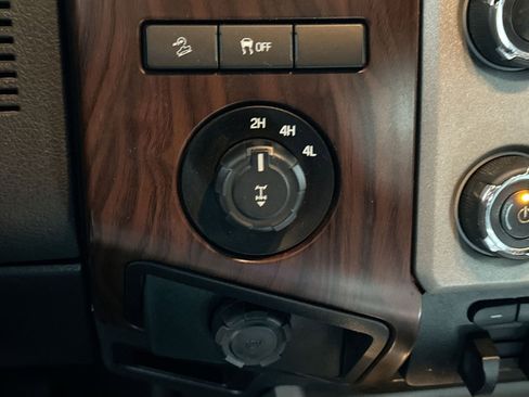 Used 2014 Ford F350 Lariat w/ Chrome Package image 26