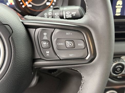 Used 2025 Jeep Wrangler Unlimited Rubicon AWD/4WD image 23