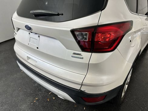 Used 2019 Ford Escape SEL image 30