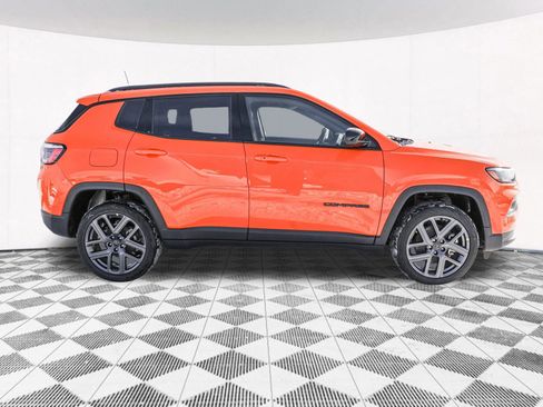 New 2026 Jeep Compass Latitude image 9