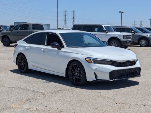 Used 2025 Honda Civic Sport image 3