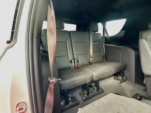 Used 2021 GMC Yukon XL Denali w/ Denali Premium Package RWD image 30