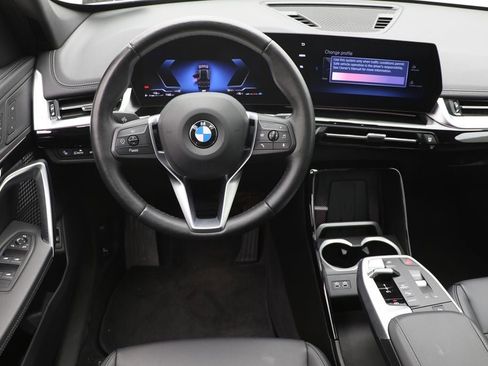 Used 2025 BMW X1 xDrive28i AWD/4WD image 12
